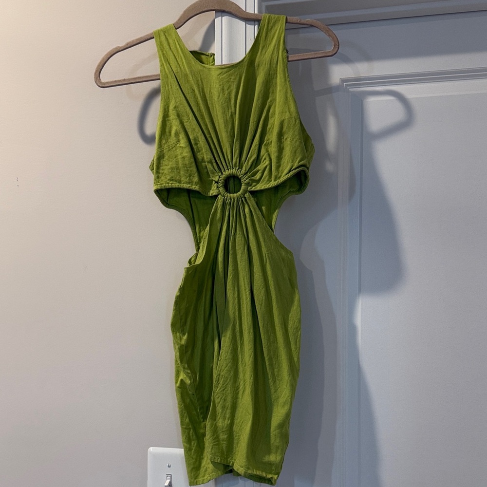 Sleeveless Lime Cutout Mini Dress with Center Ring